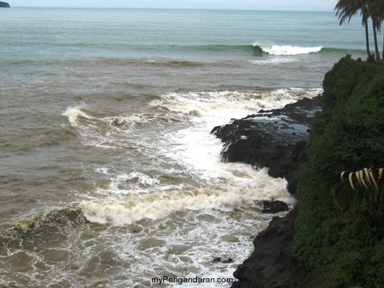 Indahnya Pantai Karapyak Yang Perawan