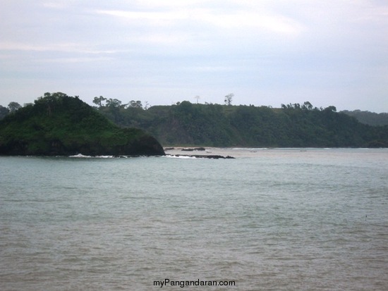 Indahnya Pantai Karapyak Yang Perawan