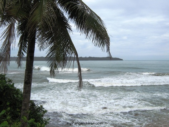 Indahnya Pantai Karapyak Yang Perawan