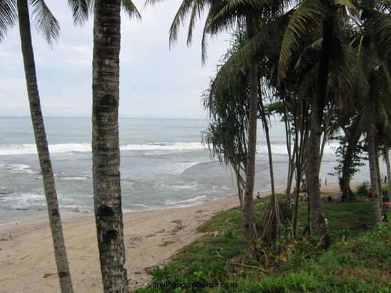 Indahnya Pantai Karapyak Yang Perawan