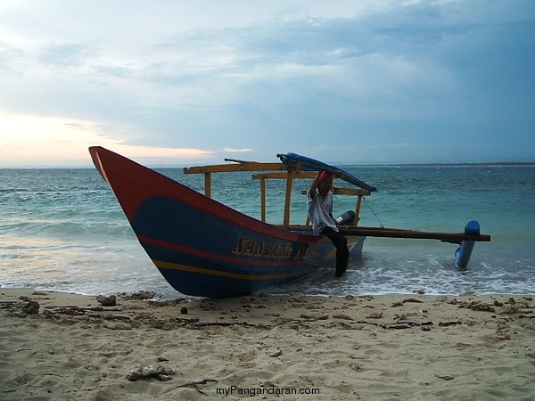 Indahnya Pasir Putih Pangandaran