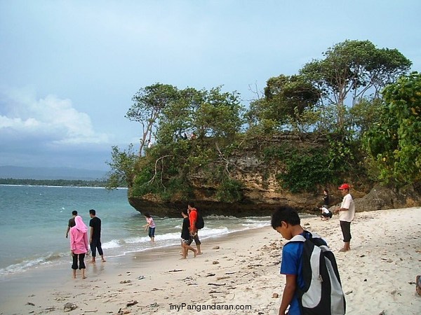 Indahnya Pasir Putih Pangandaran