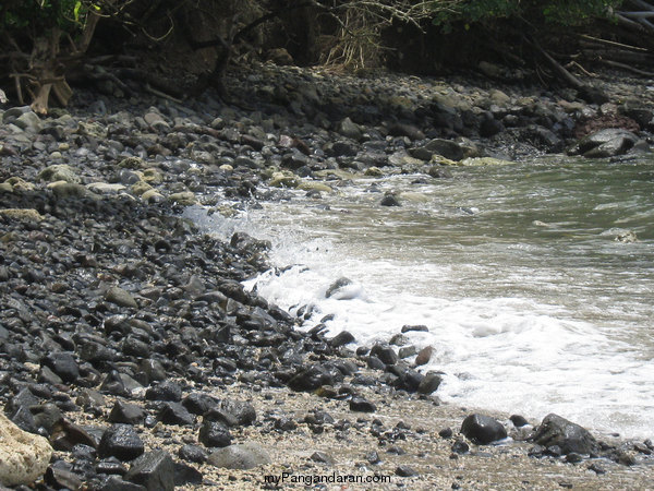 Pasir Putih Surganya Para Turis