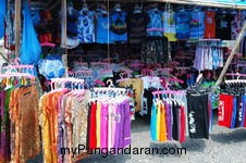 Para Penjual Baju Pantai Pangandaran