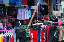 Para Penjual Baju Pantai Pangandaran