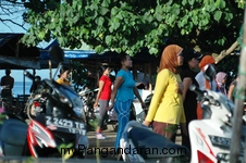 Senam Aerobic Pinggir Pantai Pangandaran