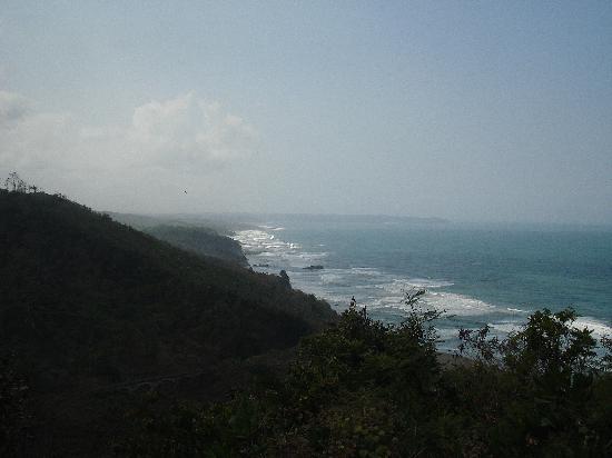 Pantai Lembah Putri