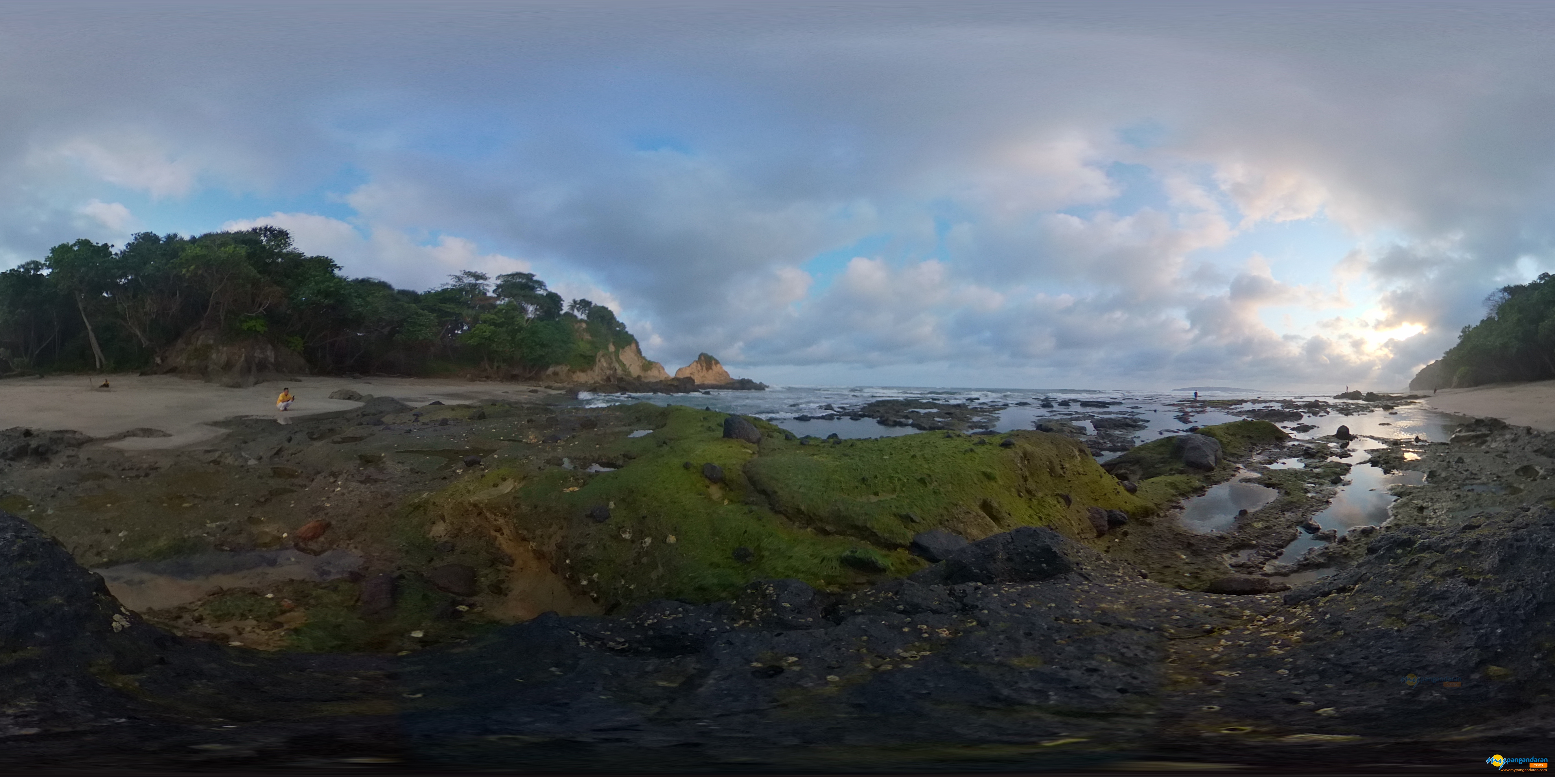 Foto 360 Keindahan Pantai Karang Nini Pangandaran