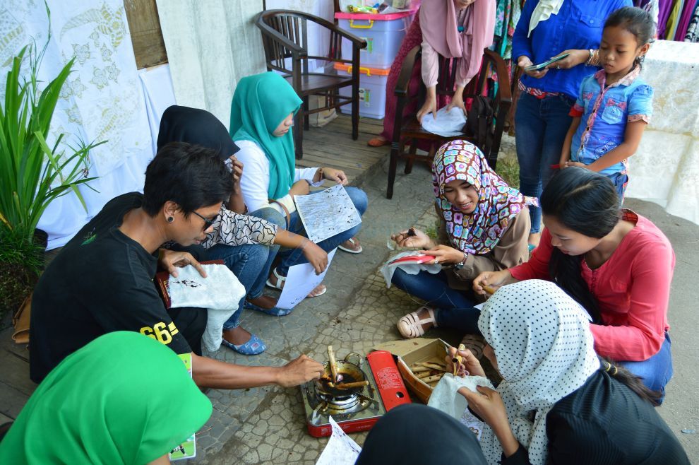 Belajar Membatik di Gebyar Batu Akik