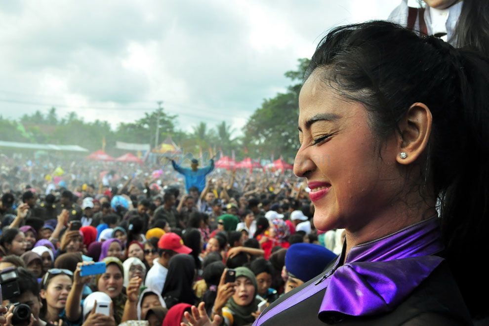 Dewi Persik Tampil Apik Dalam Peringatan Hari Jadi Kabupaten Pangandaran 