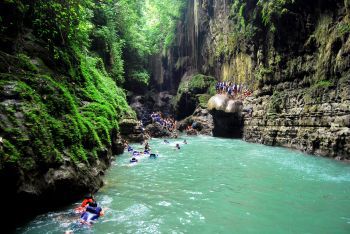 Green Canyon Dipadati Wisatawan