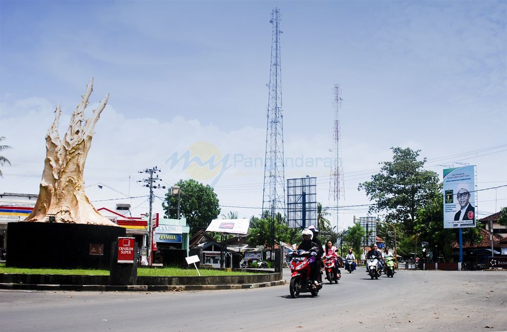 Hujan dan Angin Membuat Warga Khawatir