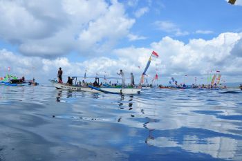 Komunitas Iket Pangandaran Gelar Budaya Basisir Dalam Rangkaian Syukuran Nelayan Pangandaran 