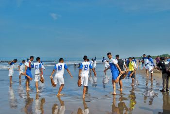 Latihan Persib di Pantai Pangandaran