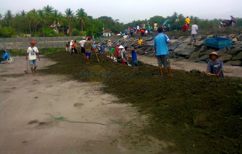 Membedah Muara Cikidang Pangandaran