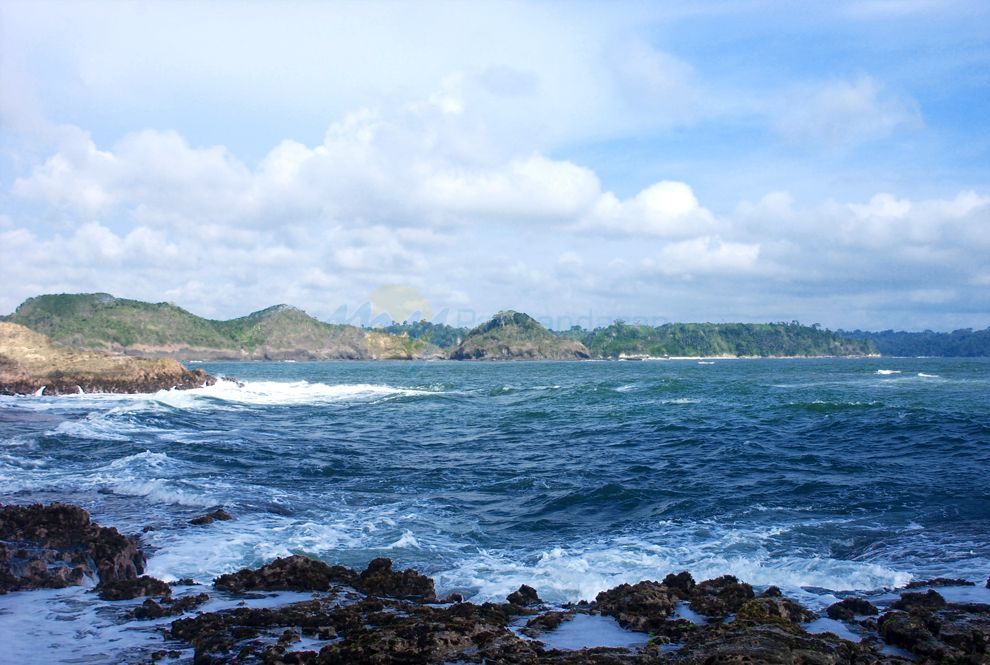 Mutiara Terpendam Pantai Karapyak