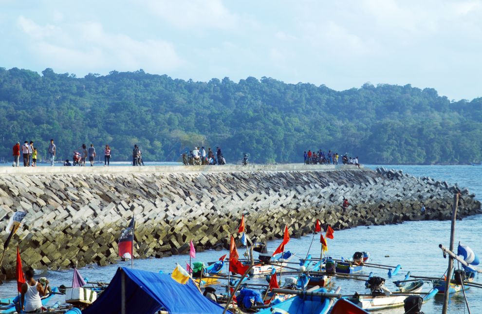 Ngabuburit di Pelabuhan Cikidang Pangandaran