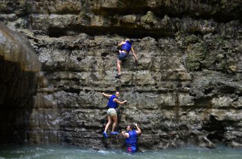 Pacu Andrenalin di Green Canyon