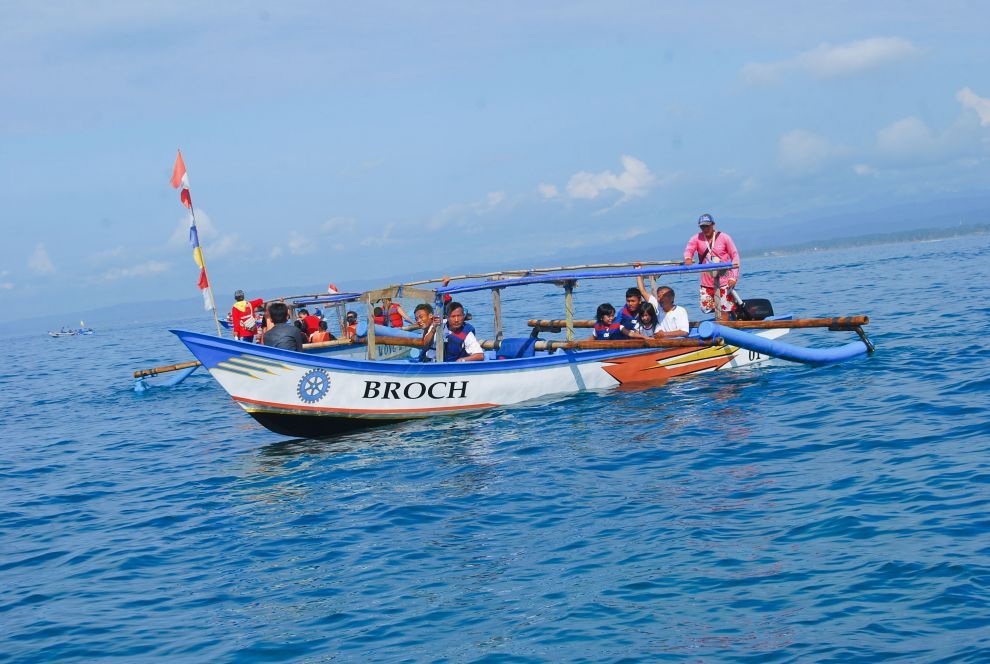 Perahu Pesiar Pantai Barat 