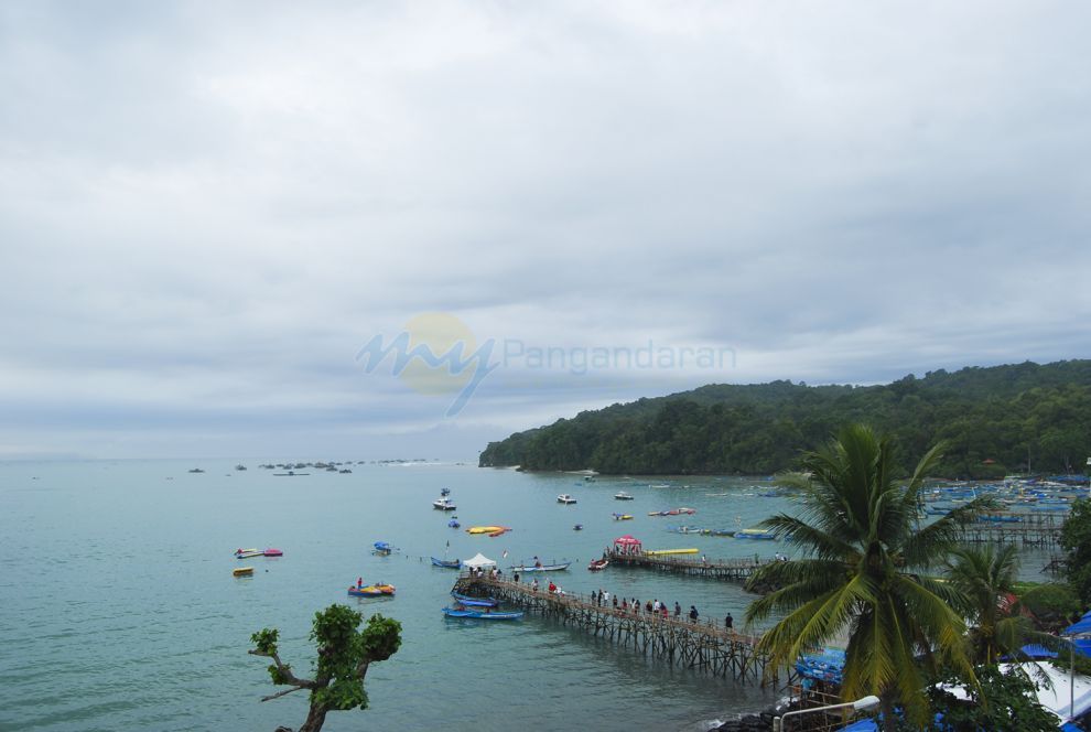 Pesona Pantai Timur Pangandaran Yang Menawan