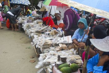 Serba-serbi Pedagang Oleh-oleh Pantai Timur