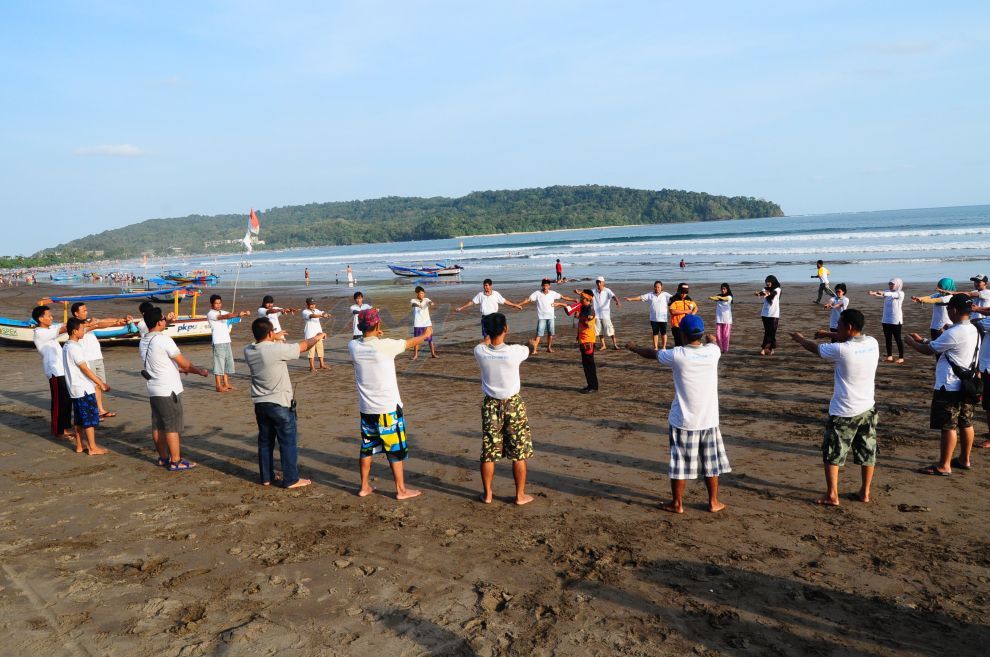 Serunya Fun Games di Pantai Pangandaran