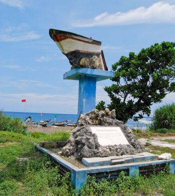 Tugu Tsunami Singkil Bulak Benda Dusun Madasari