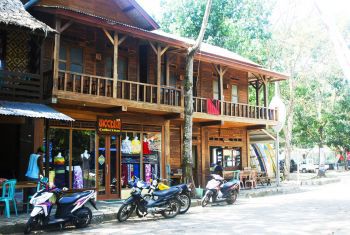 Wooden House Batu Karas