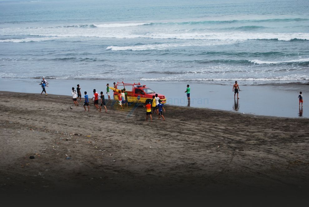 Patroli Petugas Pantai Pangandaran