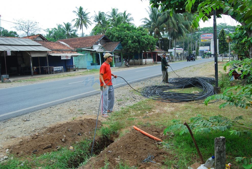 Pemasangan Kabel Fiber Optik