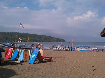 Suasa Pantai Barat Pangandaran Pasca Libur Lebaran