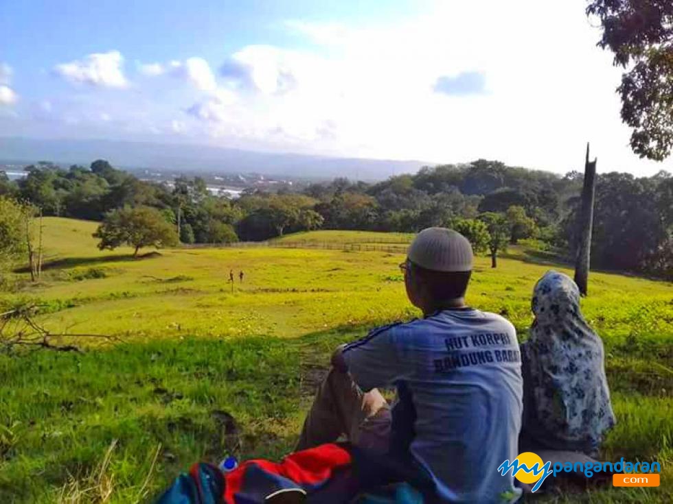 Bersantai di Lapang Banteng