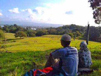 Bersantai di Lapang Banteng