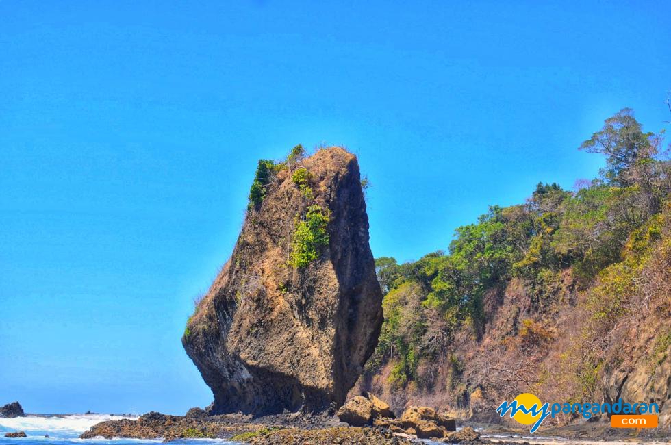 Gagahnya Potret Batu Layar Pangandaran