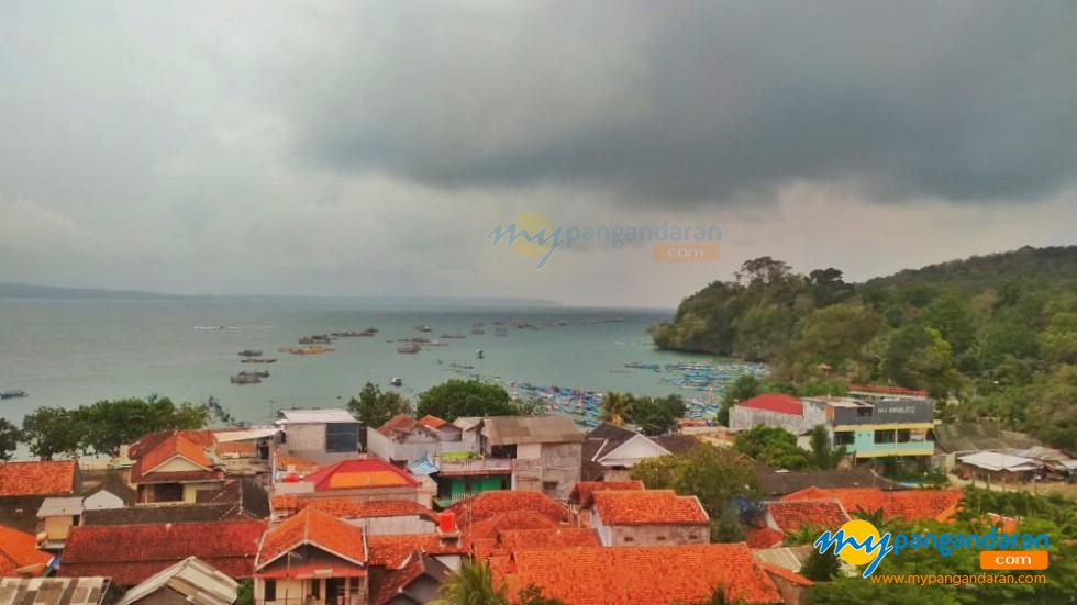 Potret Pantai Timur dari lantai 7 Hotel Aquarium