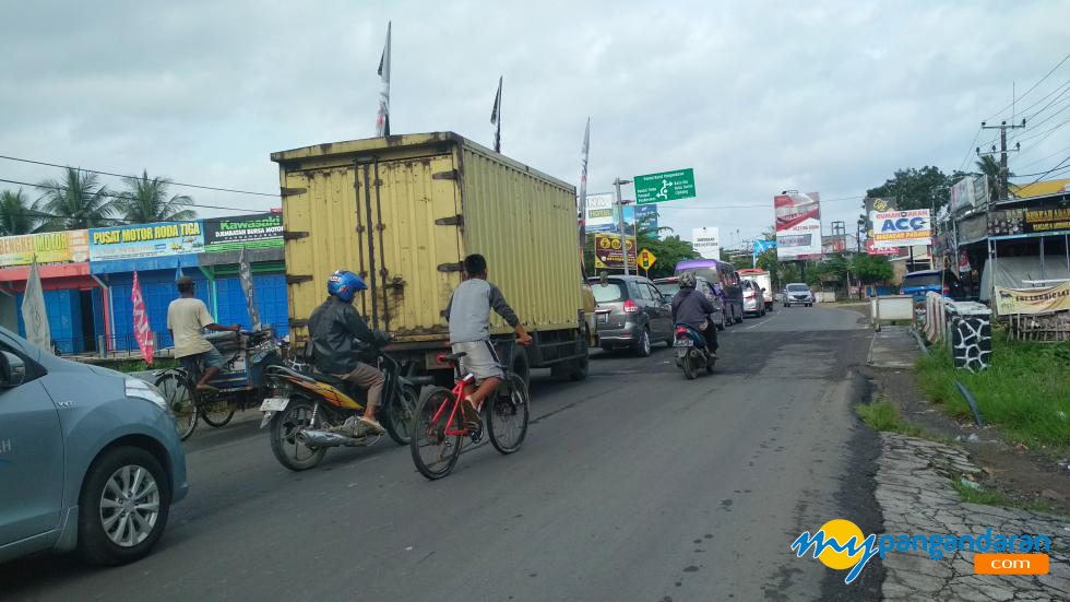 Libur Panjang Terjadi Antrian Panjang Menuju Objek Wisata Pangandaran