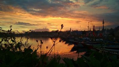 Menikmati Indahnya Langit Kala Senja di Pelabuhan Cikidang Pangandaran