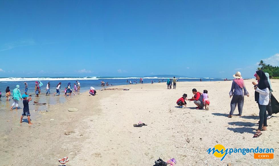 Munggahan di Pantai Karapyak Pangandaran