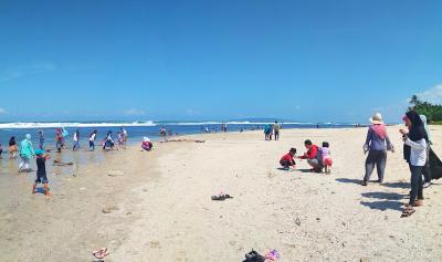 Munggahan di Pantai Karapyak Pangandaran