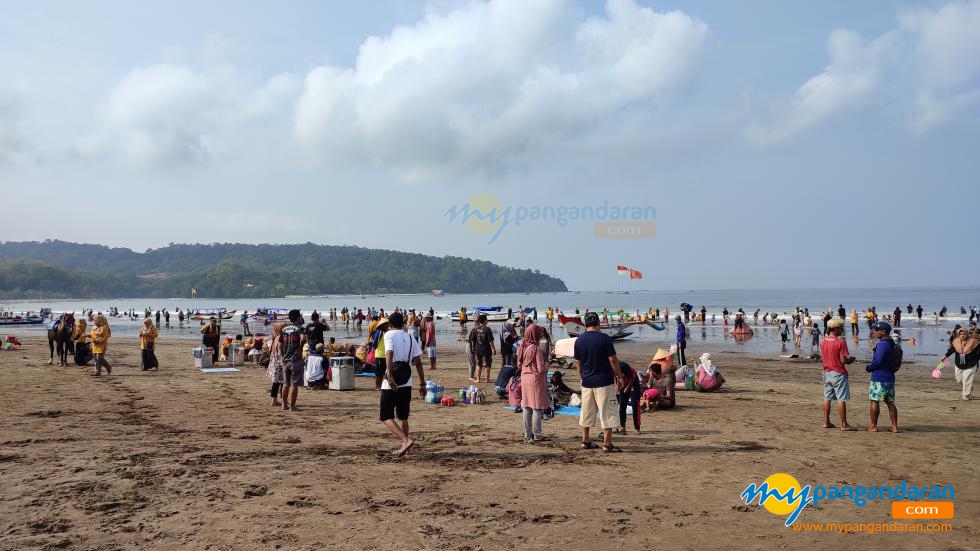 Penampakan Pantai Barat Pangandaran Hari Ini