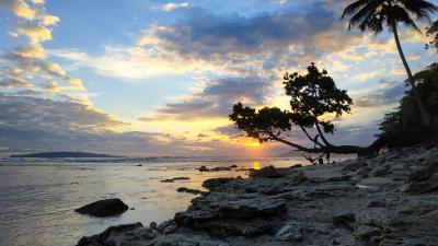 Pesona Keindahan Pantai Karapyak Pangandaran