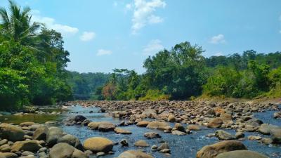 Pesona Sungai Cigugur disaat Musim Kemarau