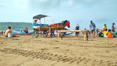 Potret Delman di Pantai Pangandaran