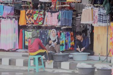 Potret Pelaku Usaha di Objek Wisata Pantai Pangandaran Saat Bulan Puasa