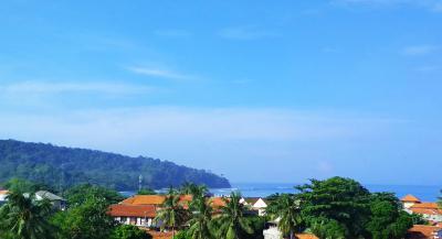 Potret Pemandangan Pantai Barat dari Hotel Grand Pasific