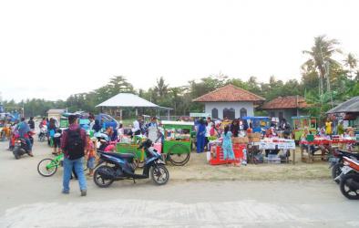 Potret Sore Hari di Pelabuhan Cikidang Pangandaran