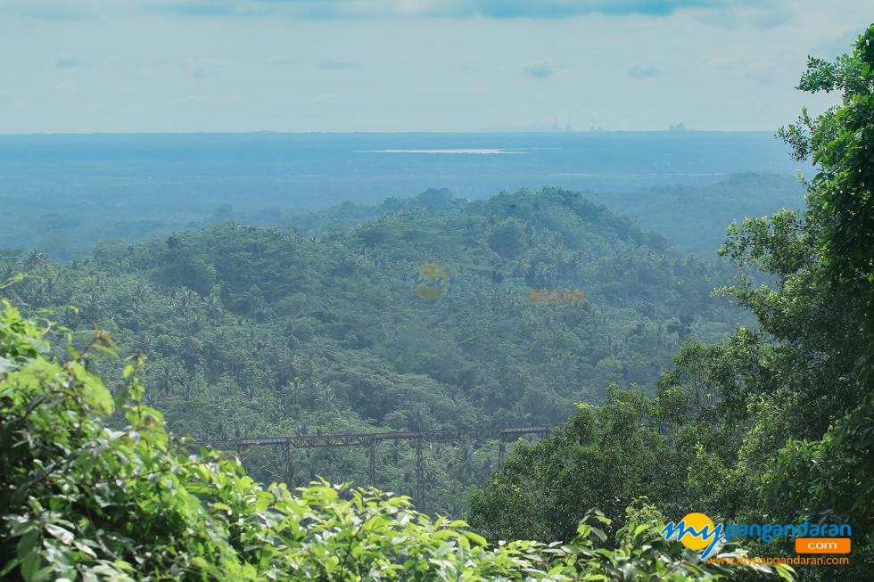 Potret Jembatan Cikacepit Pangandaran 