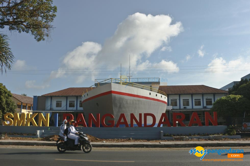 Wow ! Ada Kapal Terdampar di SMKN 1 Pangandaran