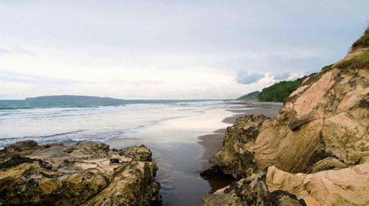 Pantai Karang Nini